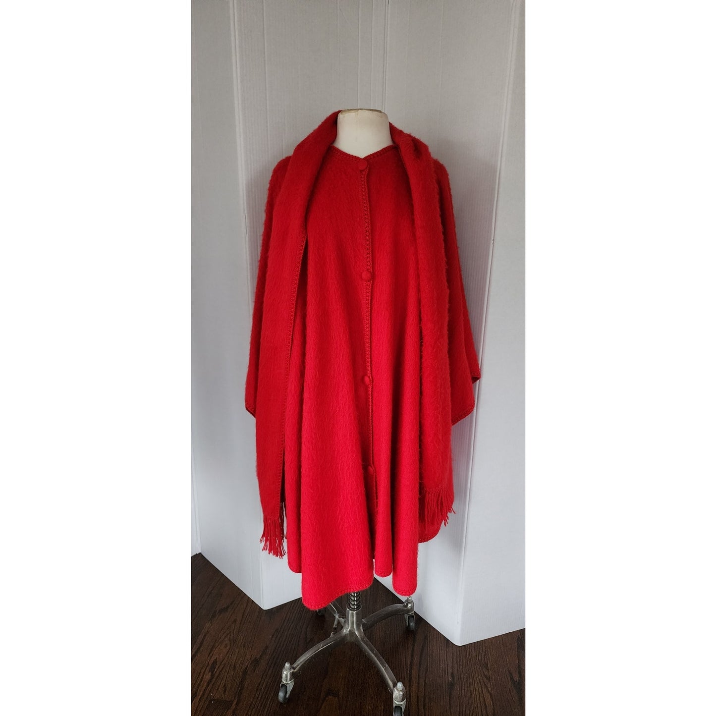 Vintage Red Cape Alpaca Wool Blend w/Attached Scarf Peru Capchatex