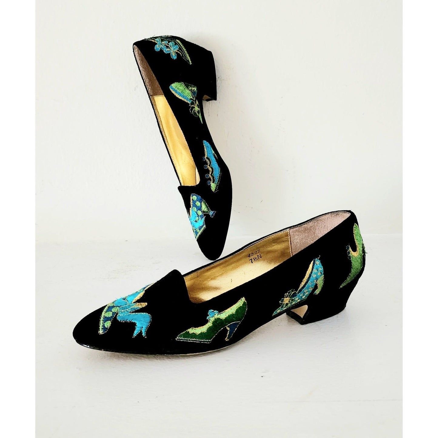 Vintage 90s Black Suede Pumps Green Shoes Embroidery J Renee 7.5