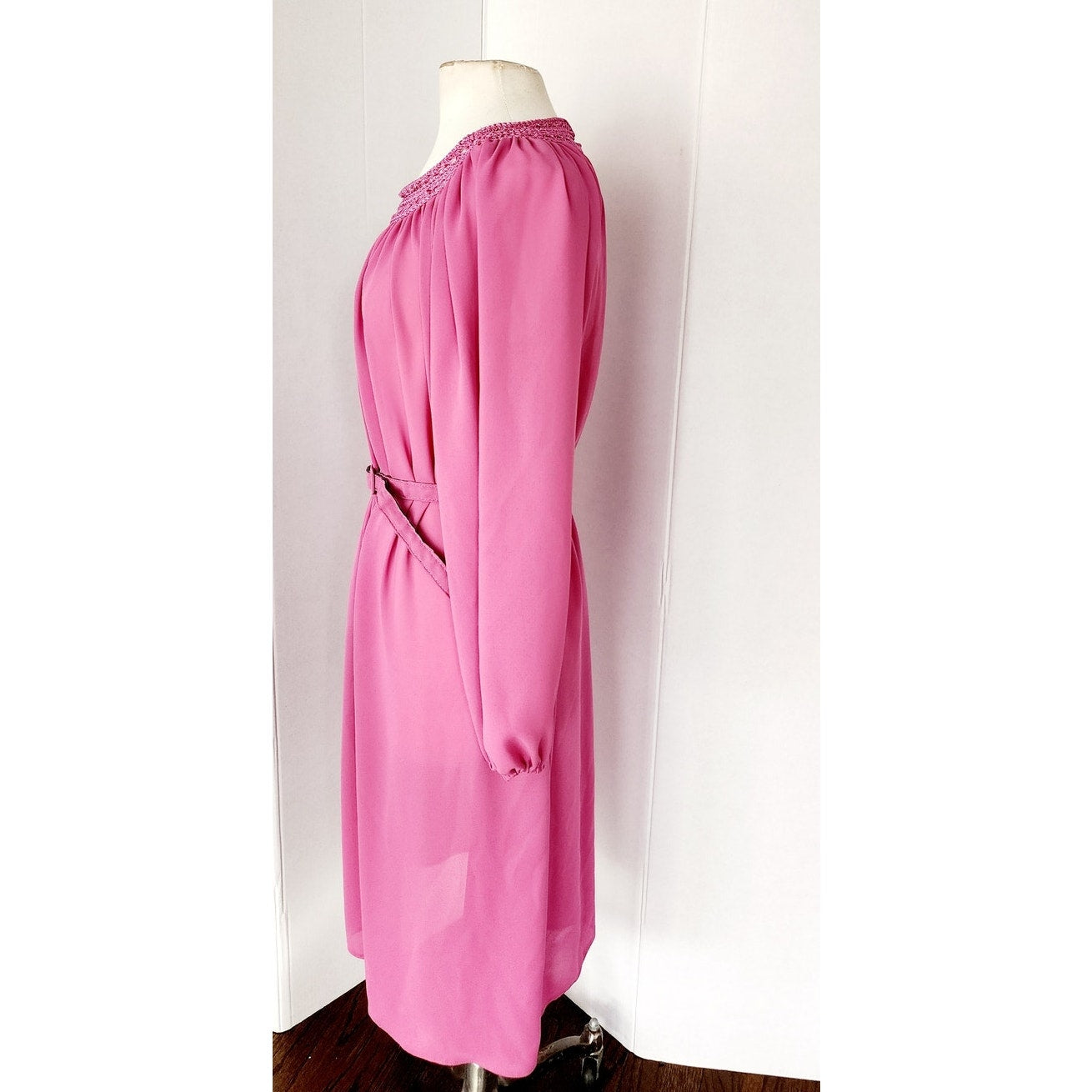 Vintage 70s Pink Dress Crochet Neckline, Belted Leslie Pomer