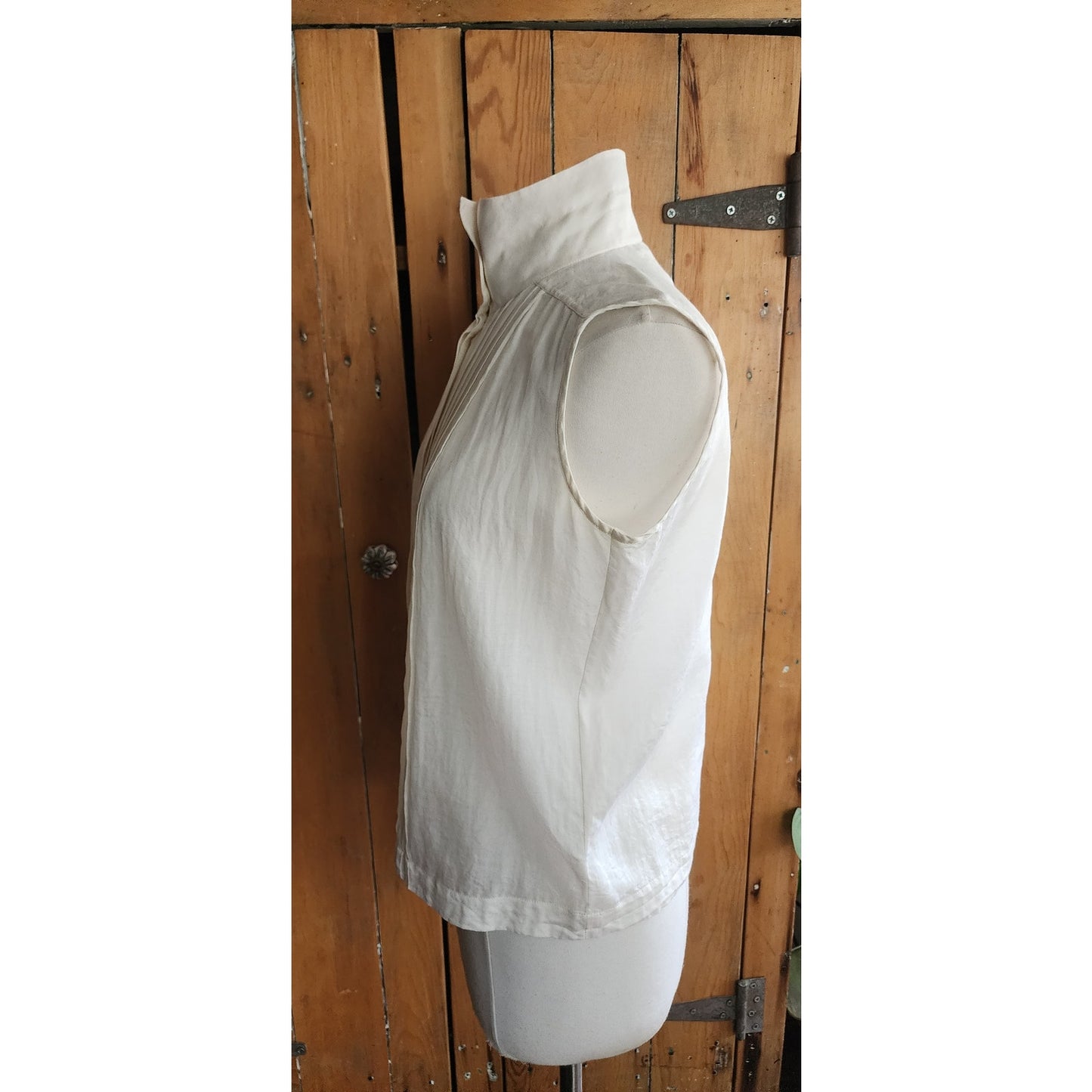 Chanel 2006 White Pleated Blouse Sleeveless Cotton Silk / M