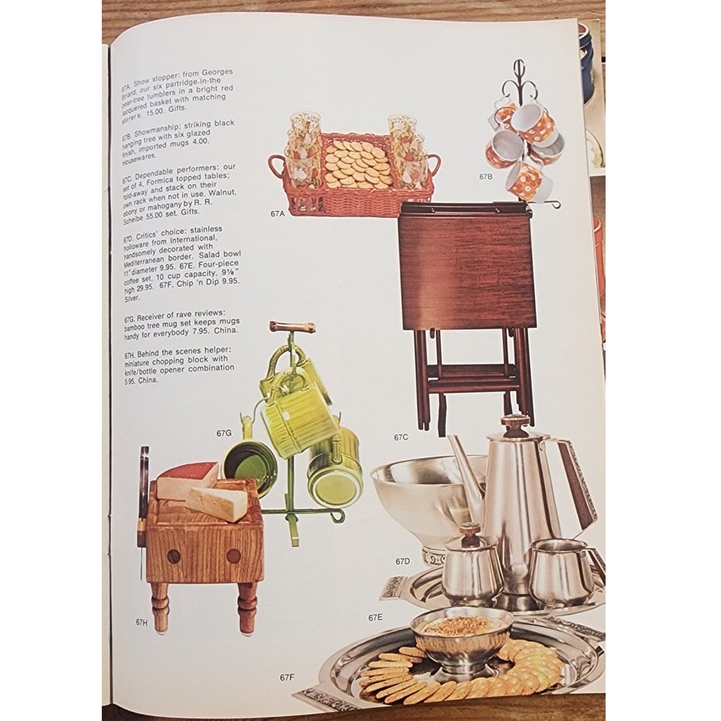 Pogue's Christmas Book 1970 Cincinnati Department Store Catalog