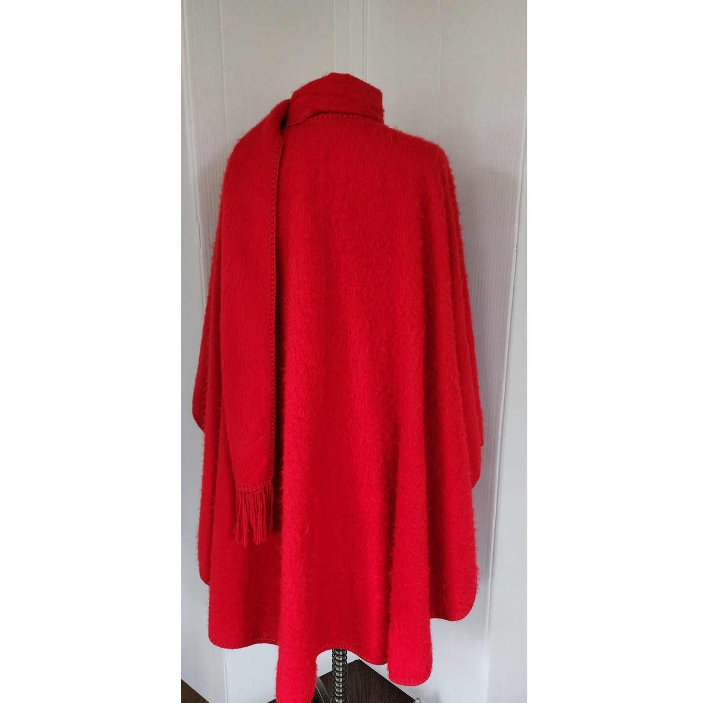 Vintage Red Cape Alpaca Wool Blend w/Attached Scarf Peru Capchatex