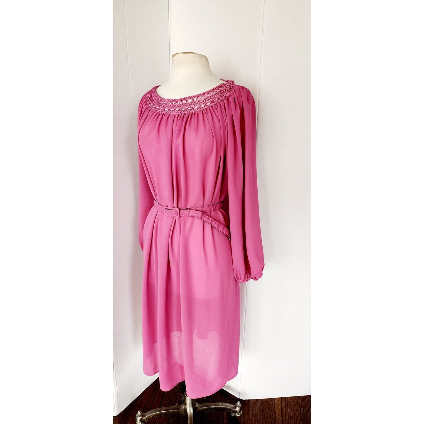 Vintage 70s Pink Dress Crochet Neckline, Belted Leslie Pomer