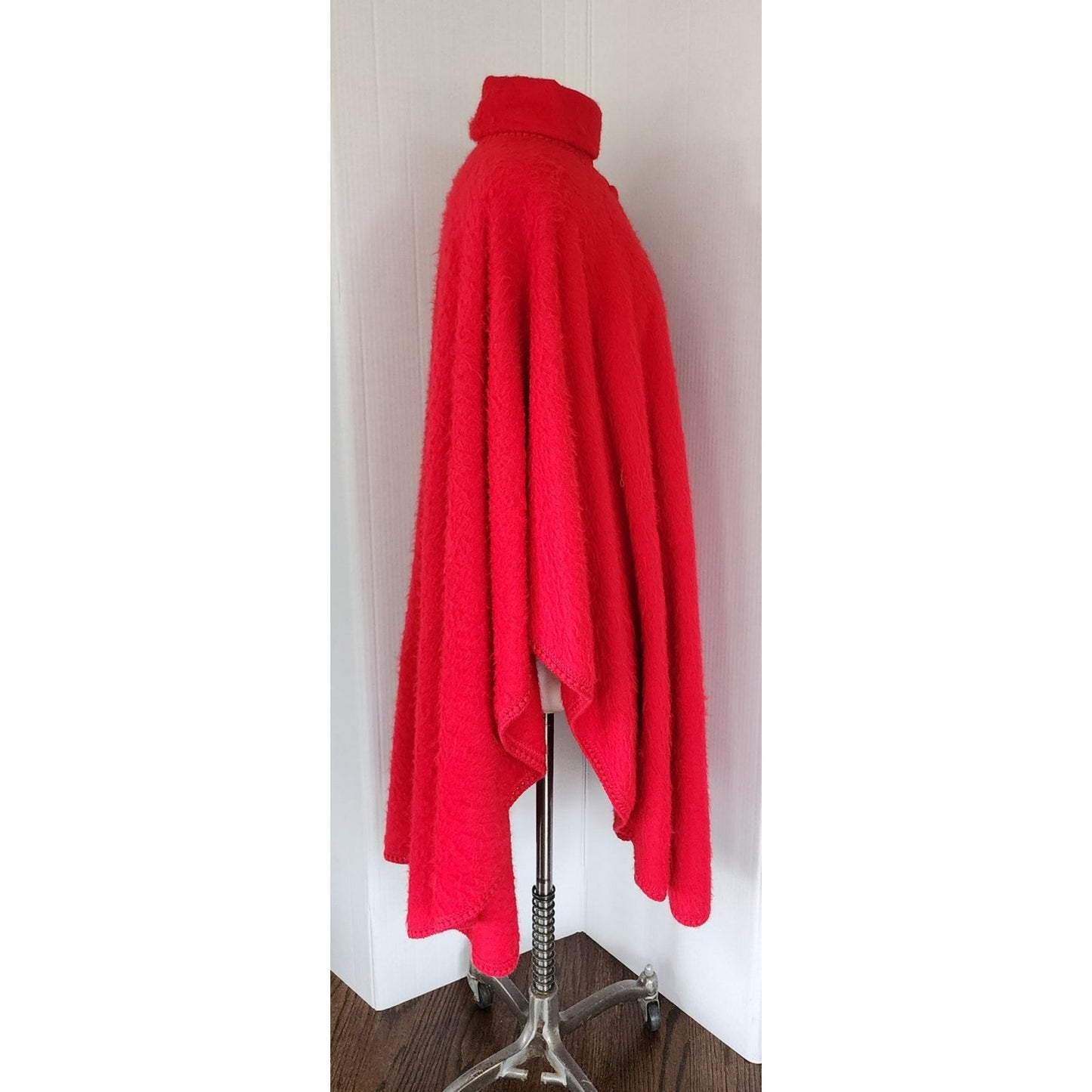 Vintage Red Cape Alpaca Wool Blend w/Attached Scarf Peru Capchatex