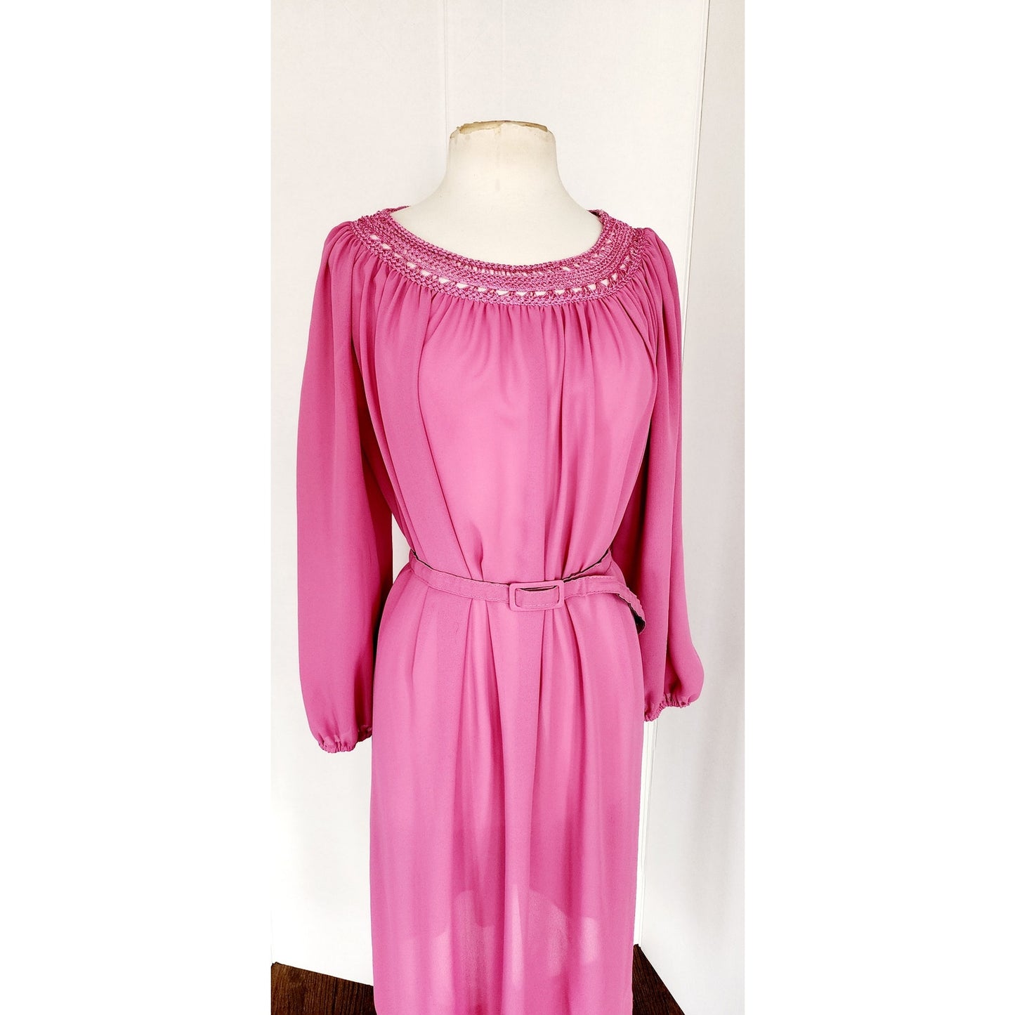 Vintage 70s Pink Dress Crochet Neckline, Belted Leslie Pomer