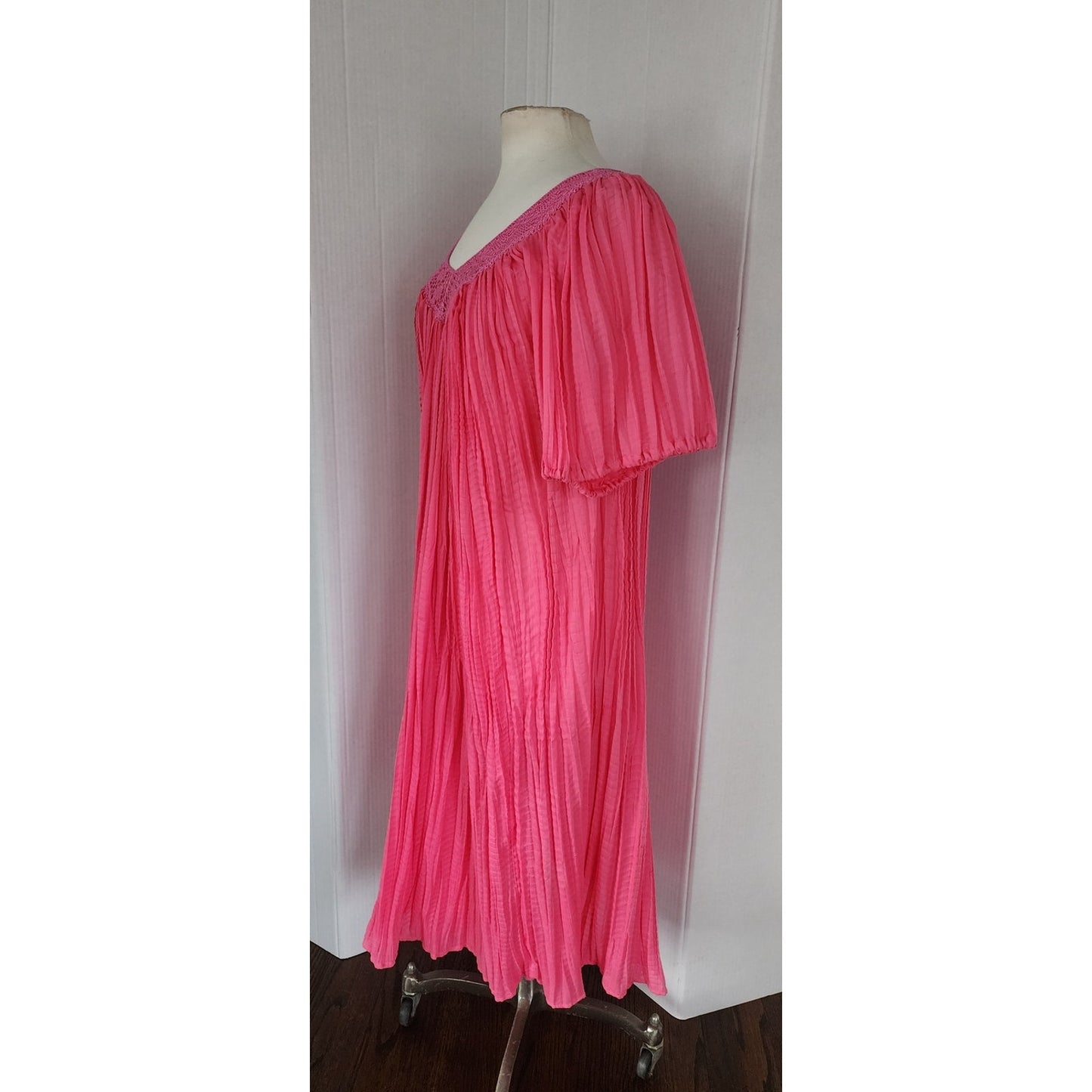 Vintage 1970s Pink Summer Dress Caftan Tent Moomoo Crinkled Pleating & Crochet