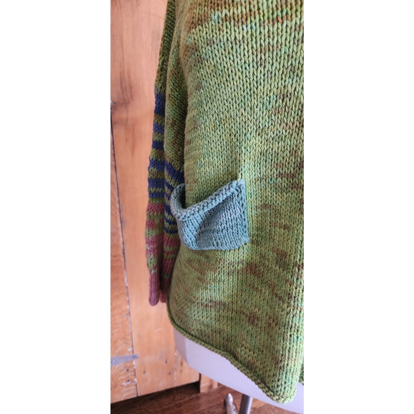 Artisinal Sweater Handknit Cotton Green V Neck w/Pockets / Nonpareil Vita March