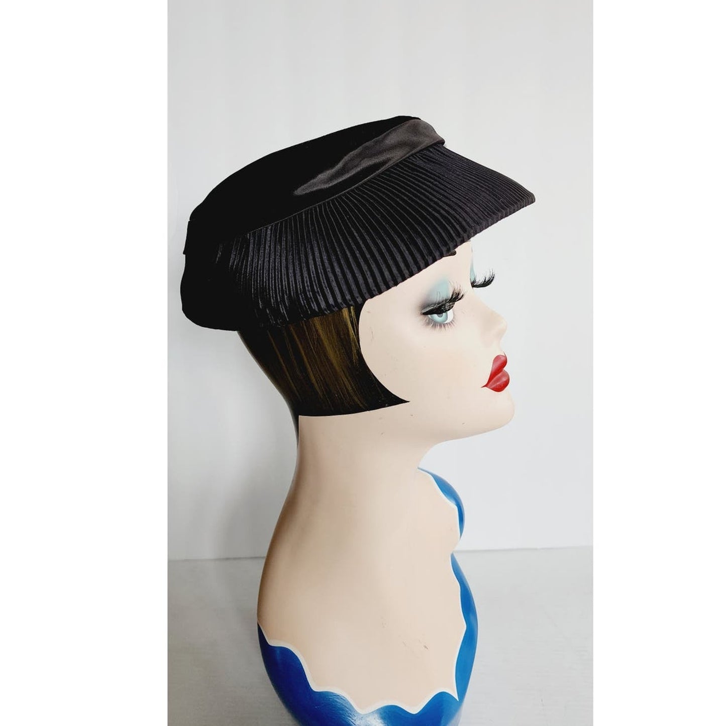 Vintage 50s Black Hat Saucer Style Velvet & Satin