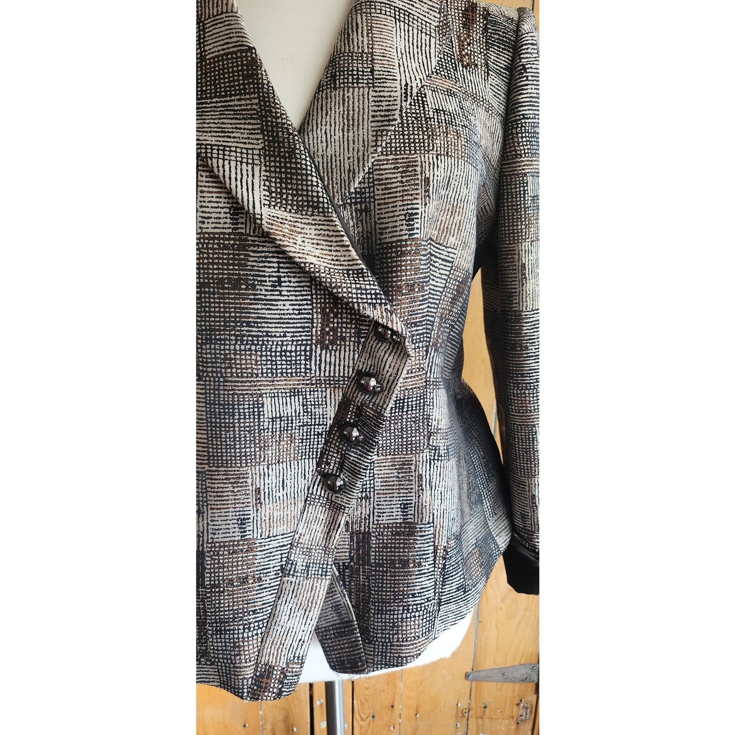 Armani Collezioni 2017 Blazer Silver Black Jacket Jacquard Print Asymmetrical Buttons size 16