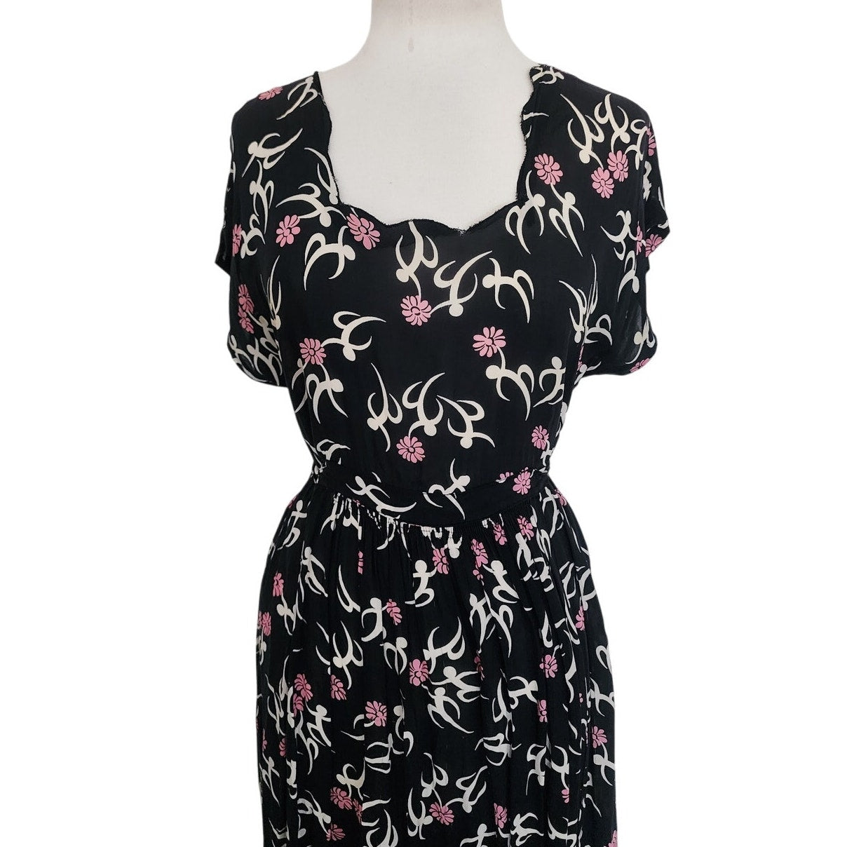 Vintage 1930s Rayon Print Maternity Dress Adjustable Tie Sash Dark Floral Print