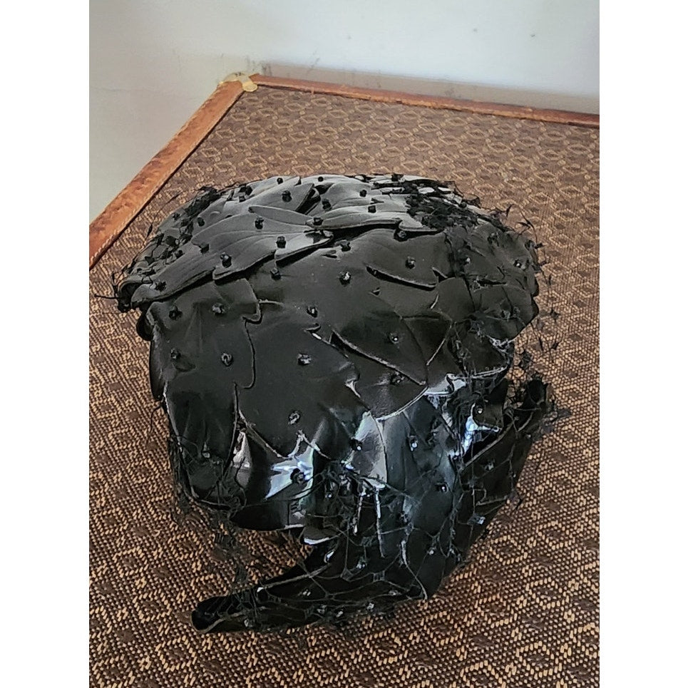 Vintage 50s Bes-Ben Hat Eggshell Style Black Leather Petals