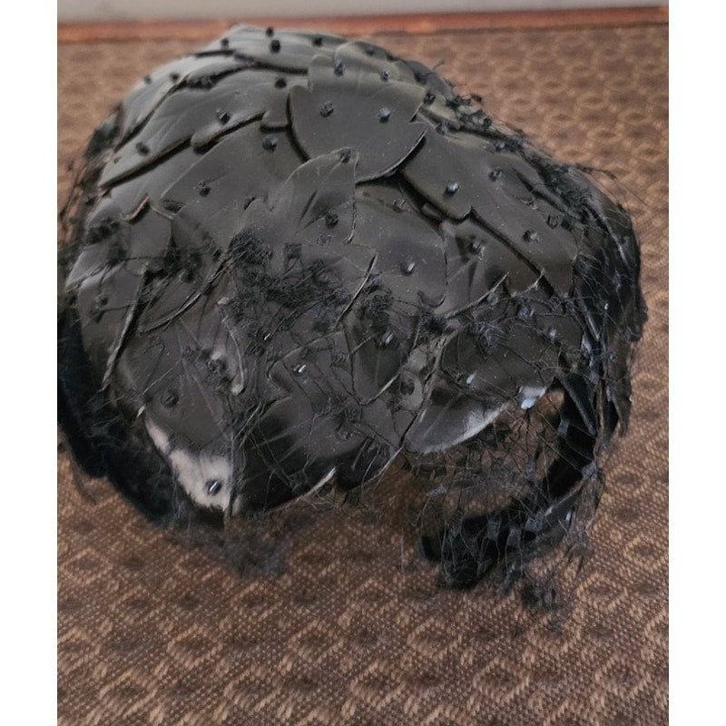 Vintage 50s Bes-Ben Hat Eggshell Style Black Leather Petals