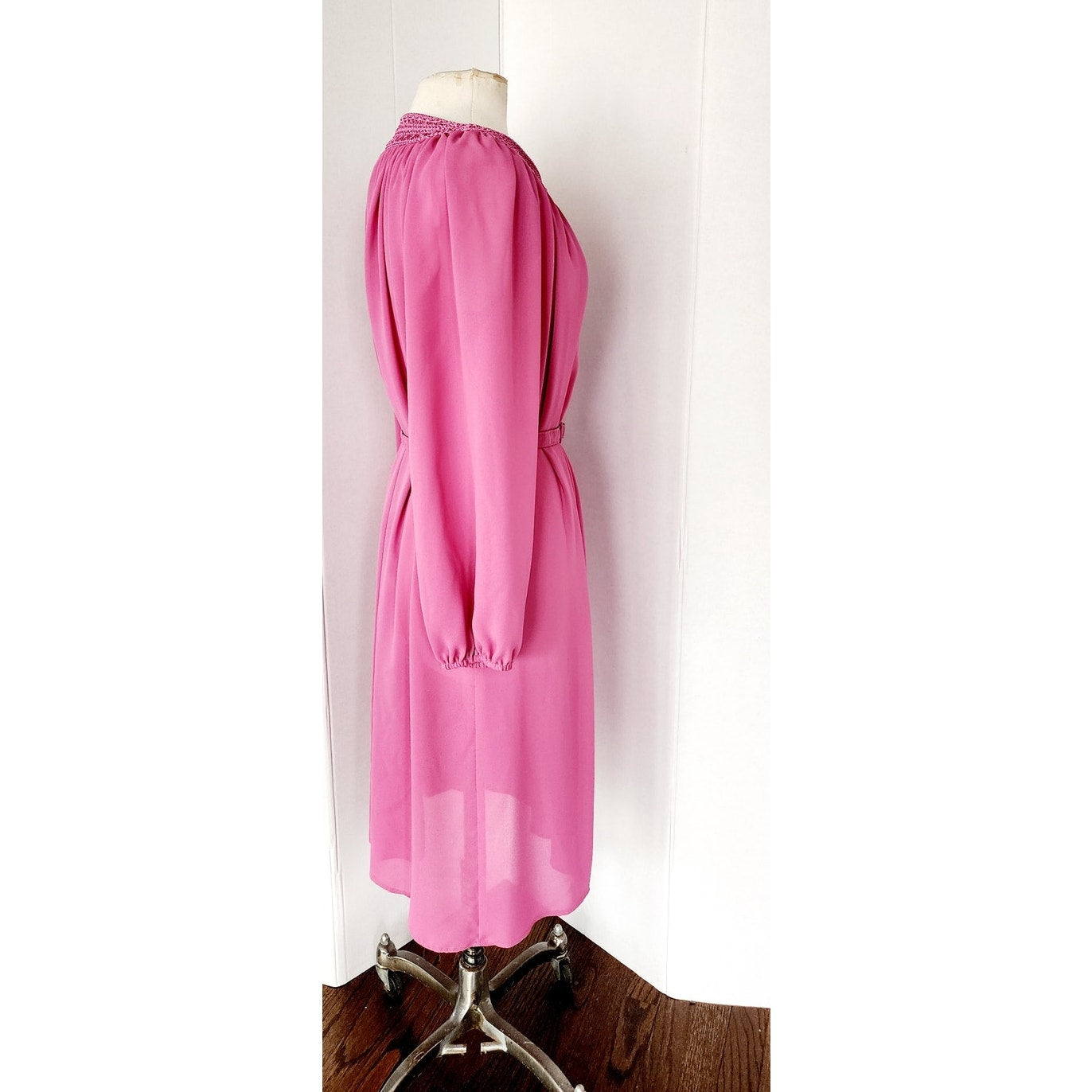 Vintage 70s Pink Dress Crochet Neckline, Belted Leslie Pomer