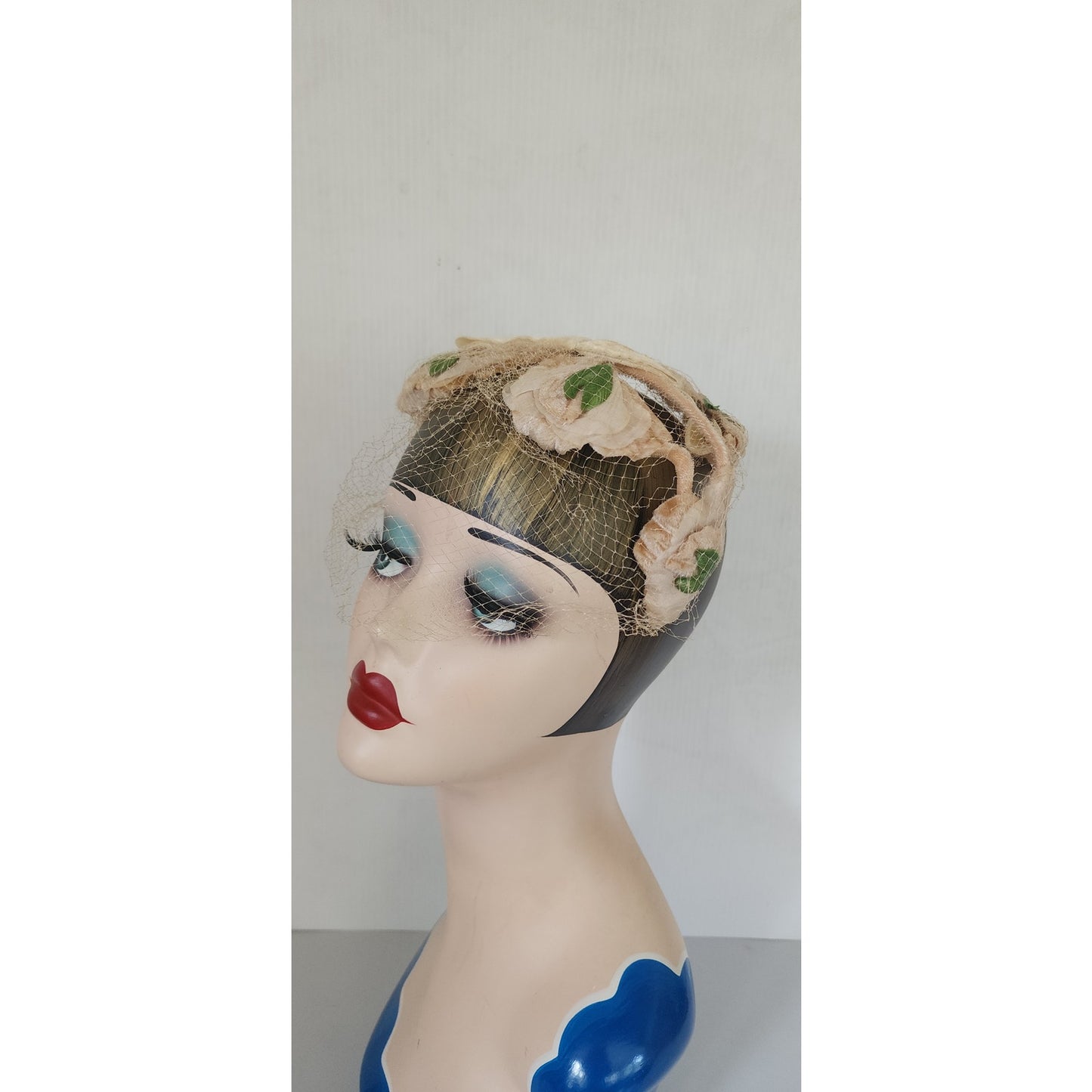 Vintage 50s Fascinator Hat Beige Peach Floral Crown Bridal Headband Wedding