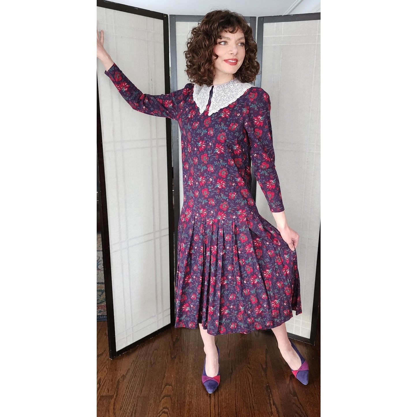 Vintage 80s Laura Ashley Dress Dark Floral Print Lace Collar Long Sleeve