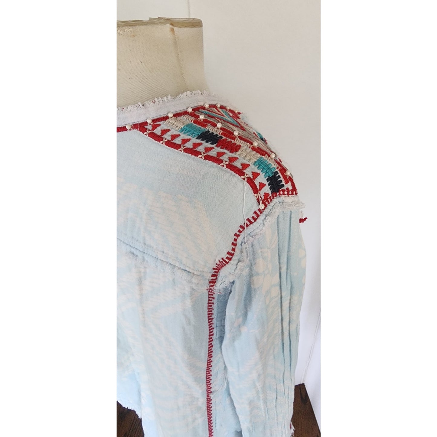 JOHNNY WAS Tunic Top Shirt Light Blue w/Embroidery Long Sleeve