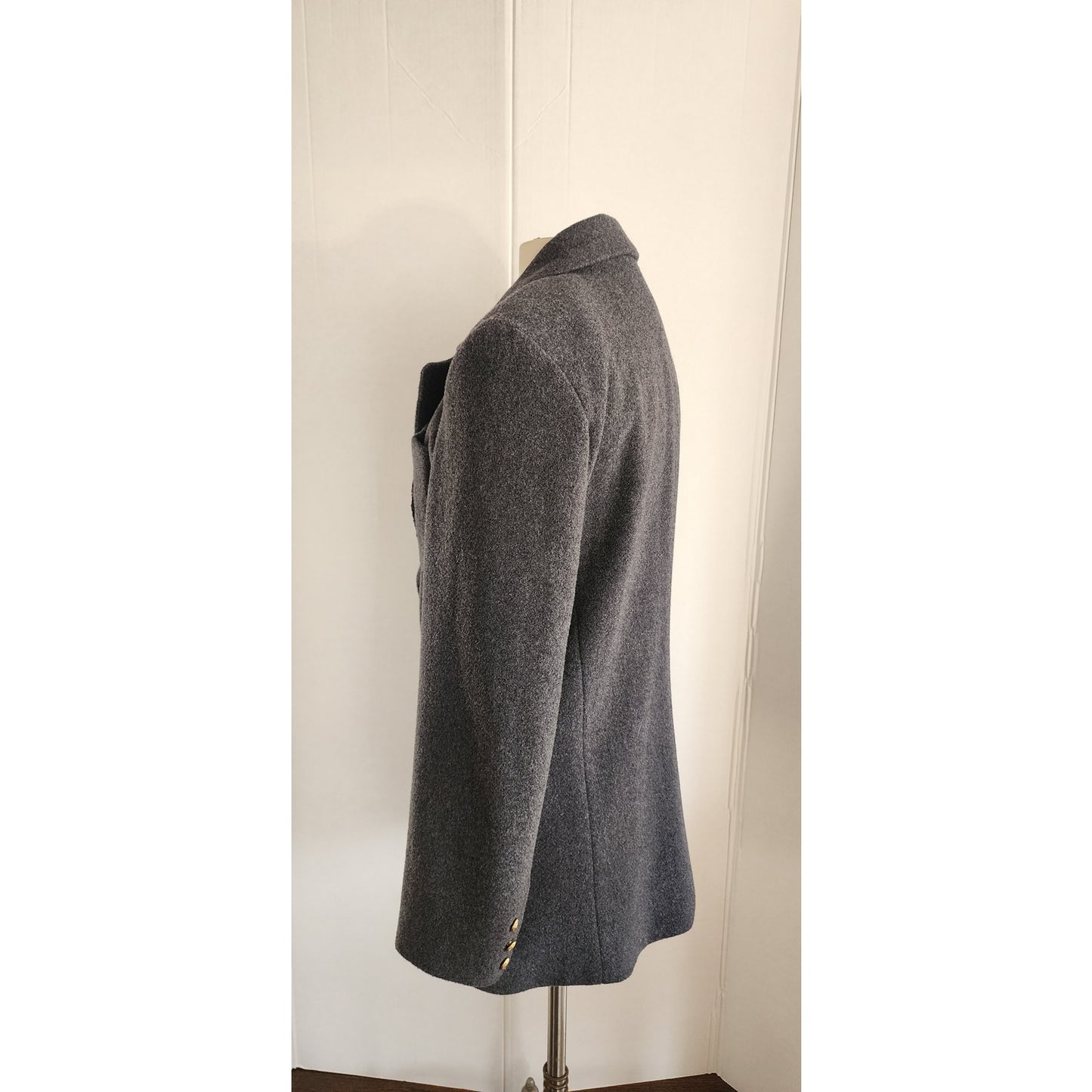 Vintage 80s Gray Blazer w/Heraldic Crest by Hugo Buscati / M