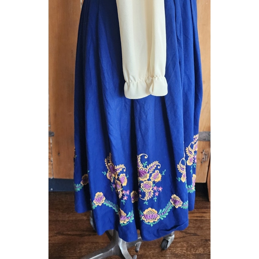 Vintage Dirndle Dress + Blouse Set Blue Floral Embroidery