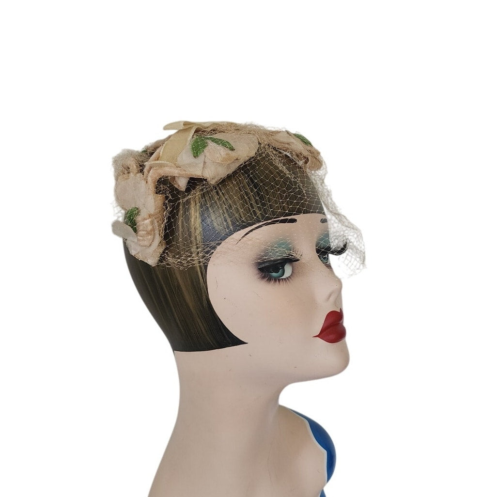 Vintage 50s Fascinator Hat Beige Peach Floral Crown Bridal Headband Wedding