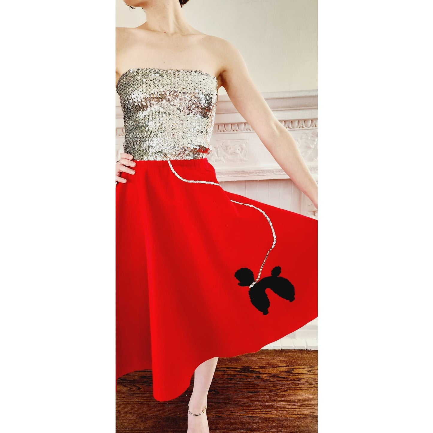 True Vintage 50s Poodle Skirt in Red Felt w-Elastic Waist M