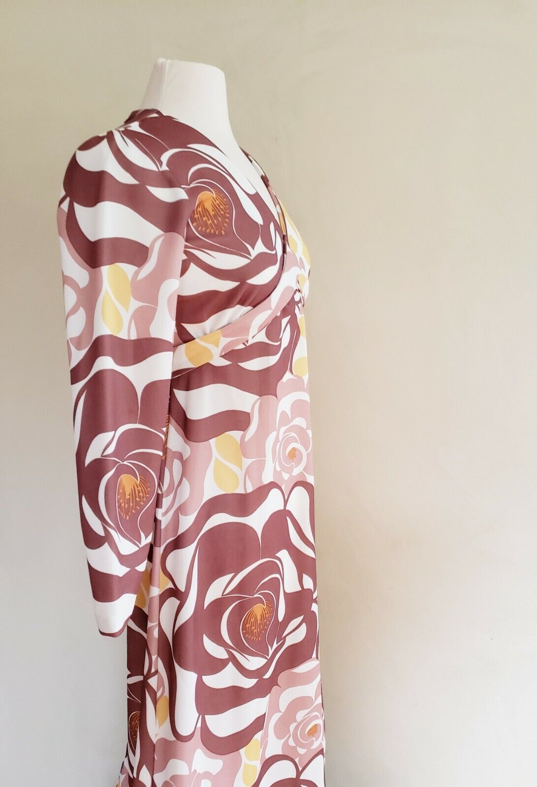 1970s Long Sleeved Maxi Dress Bold Print Brown Beige Floral Print V Neckline S