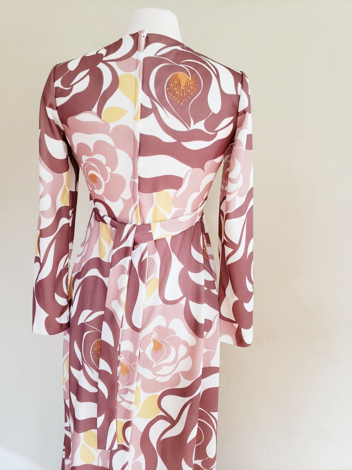 1970s Long Sleeved Maxi Dress Bold Print Brown Beige Floral Print V Neckline S