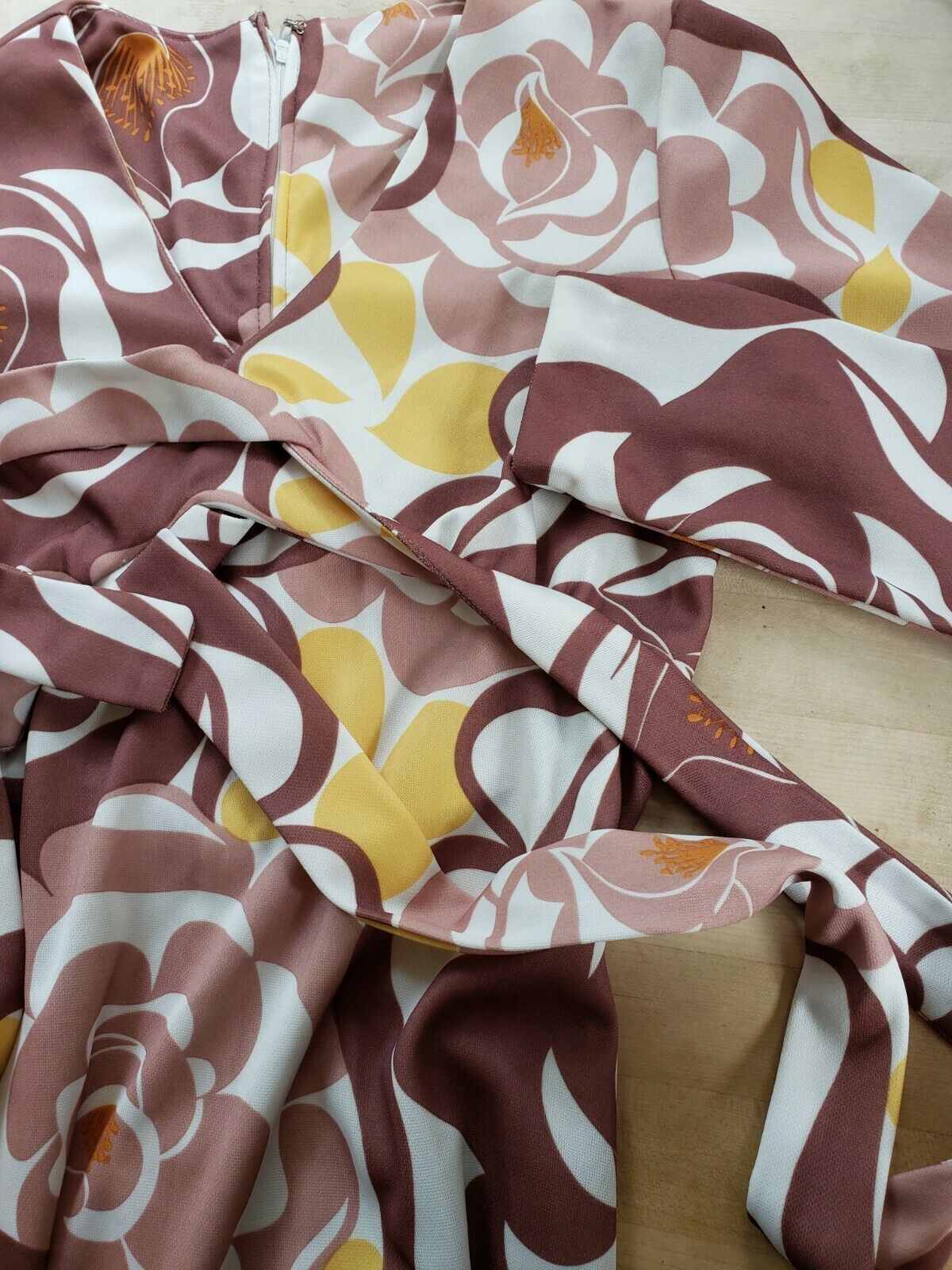 1970s Long Sleeved Maxi Dress Bold Print Brown Beige Floral Print V Neckline S