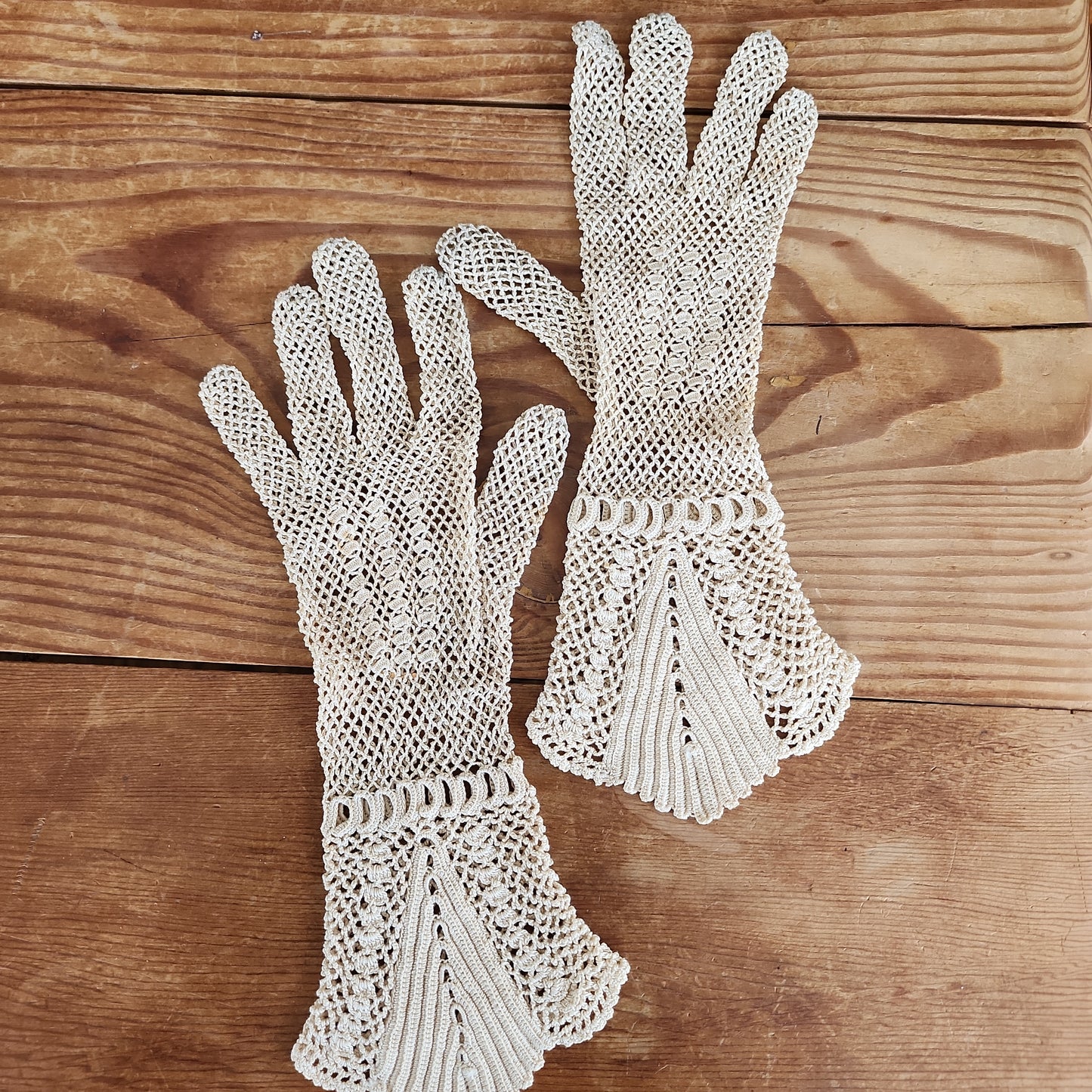 Edwardian Gloves in Cream Crochet, Handknit in Cotton