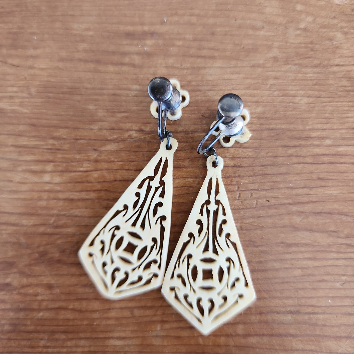 1940s Carved Bone Dangle Earrings in Cream / Sterling Screw on Clips