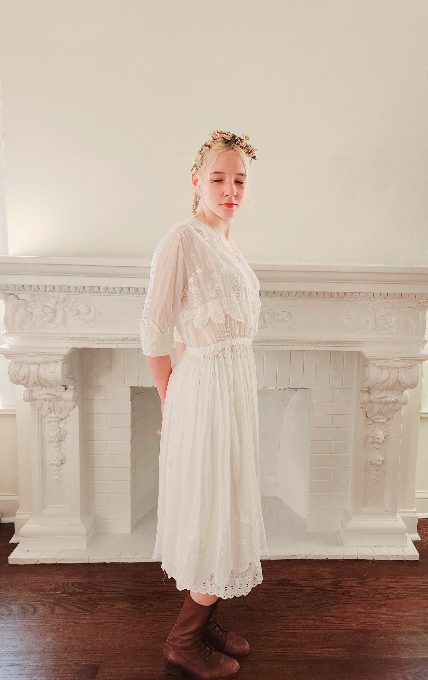 1910s White Cotton Lawn Dress Edwardian Tea Frock Floral Embroidery Lace Small