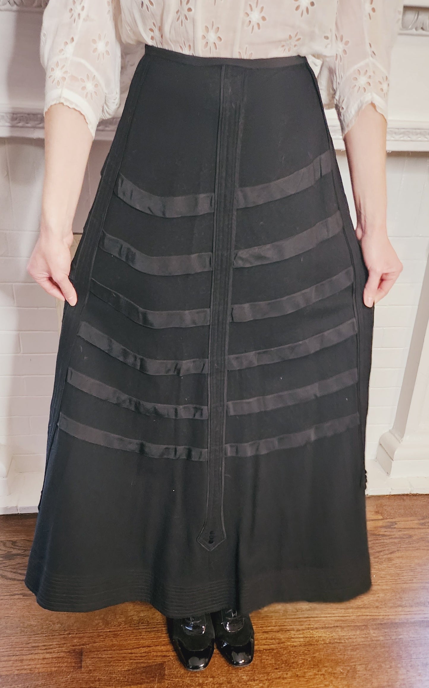 Antique Edwardian Long Black Wool Skirt with Embroidered Trim Medium