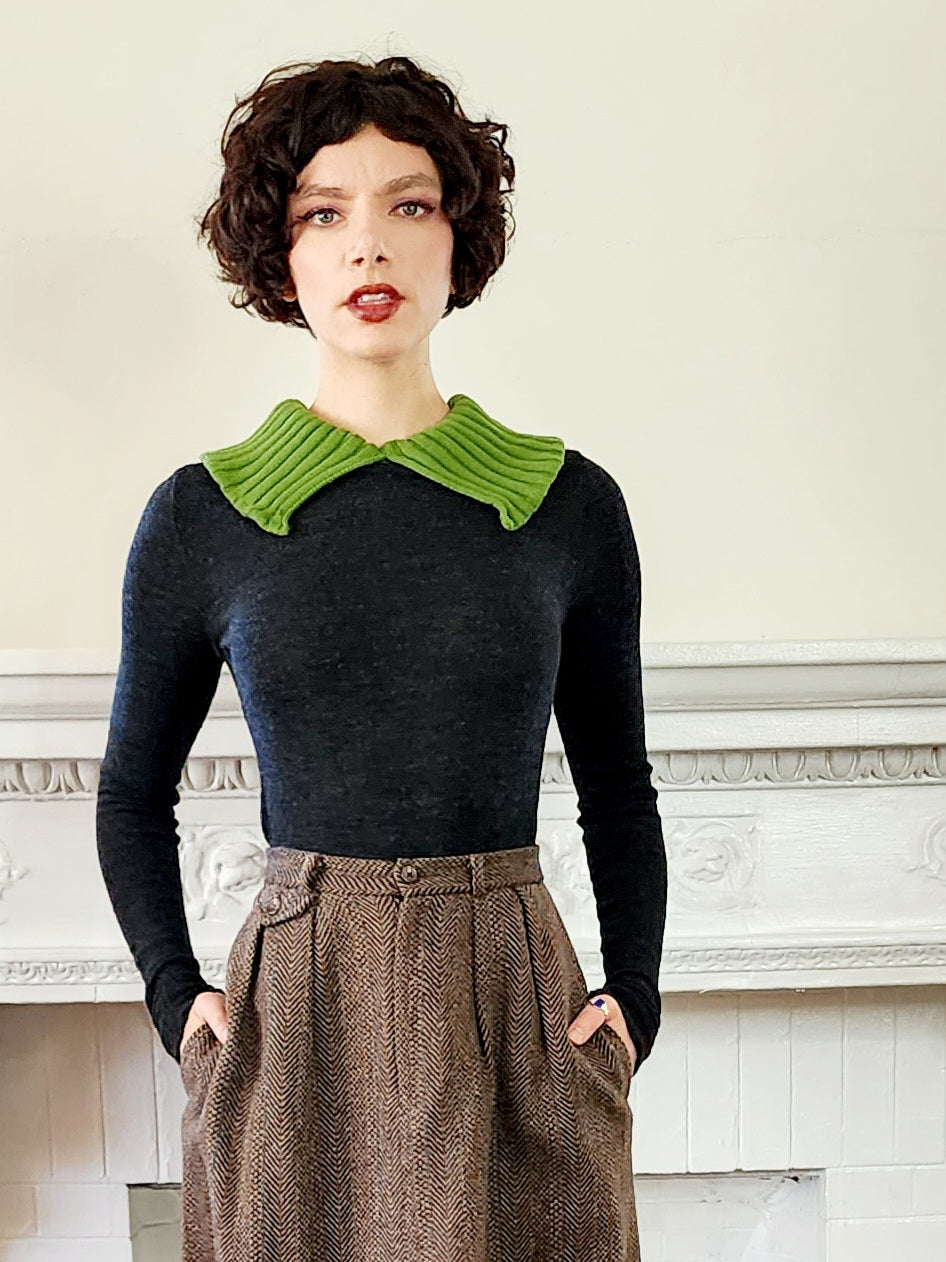 Vintage Dolce Gabbana Sweater in Black with Green Collar Y2k Era Medium