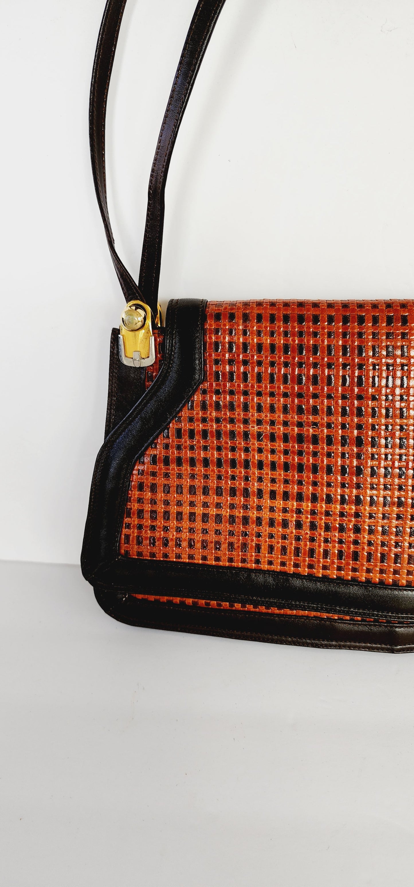 1970s Brown and Orange Leather Shoulder Bag with Lattice Woven Texture