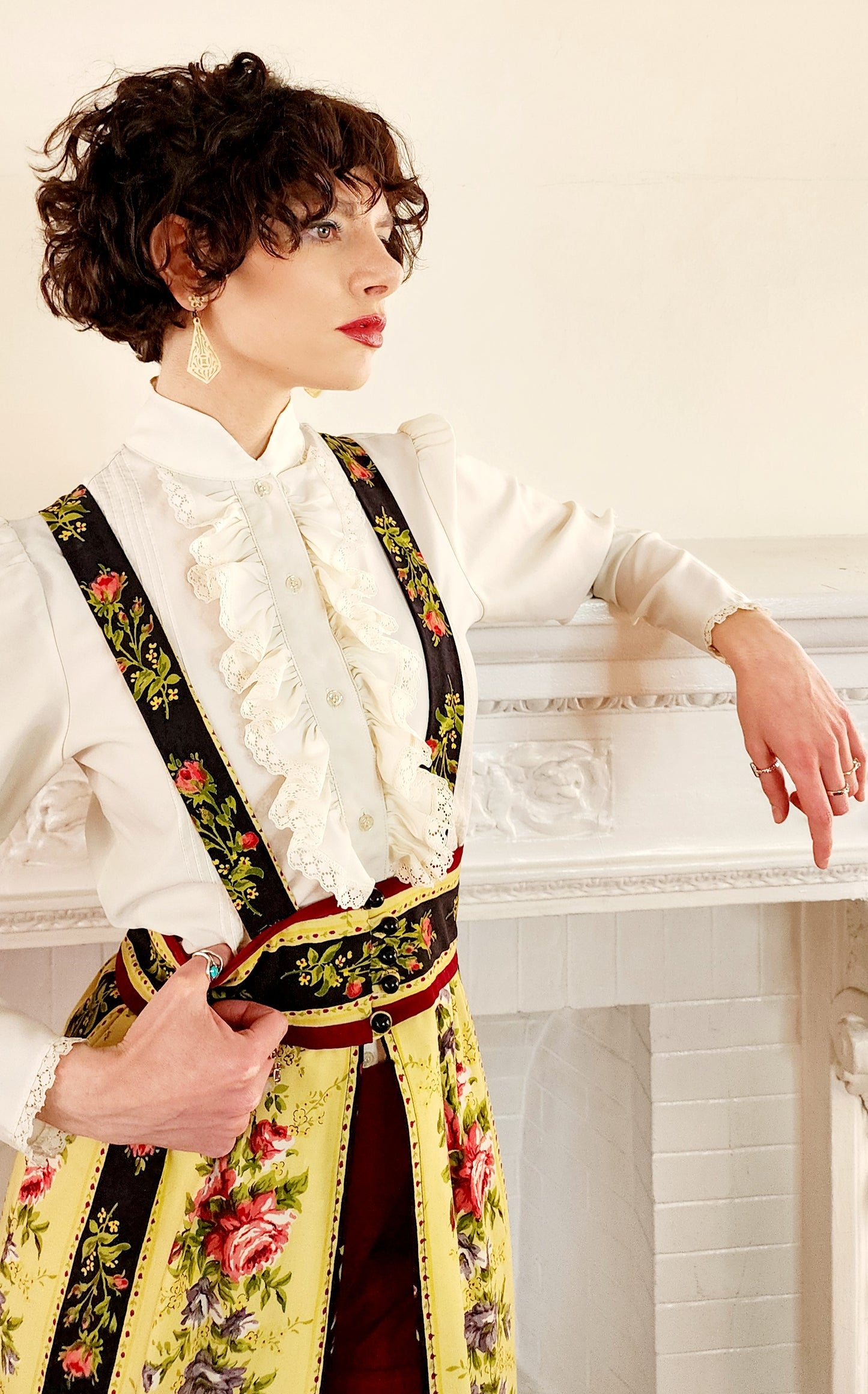 1940s Carved Bone Dangle Earrings in Cream / Sterling Screw on Clips