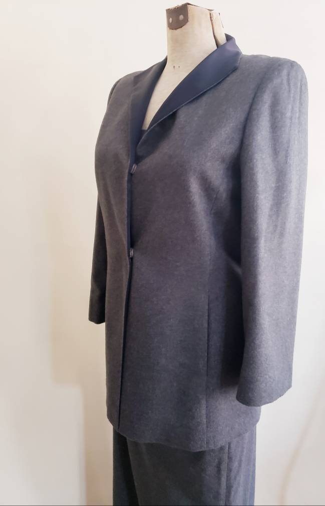 1980s 1990s Gianfranco Ferre Gray Wool Blazer / Size 8