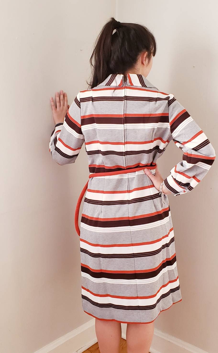 1970s Striped Day Dress Long Sleeved / 70s Belted Dress Gray Red Black Poly Bold Print / L / Daniela
