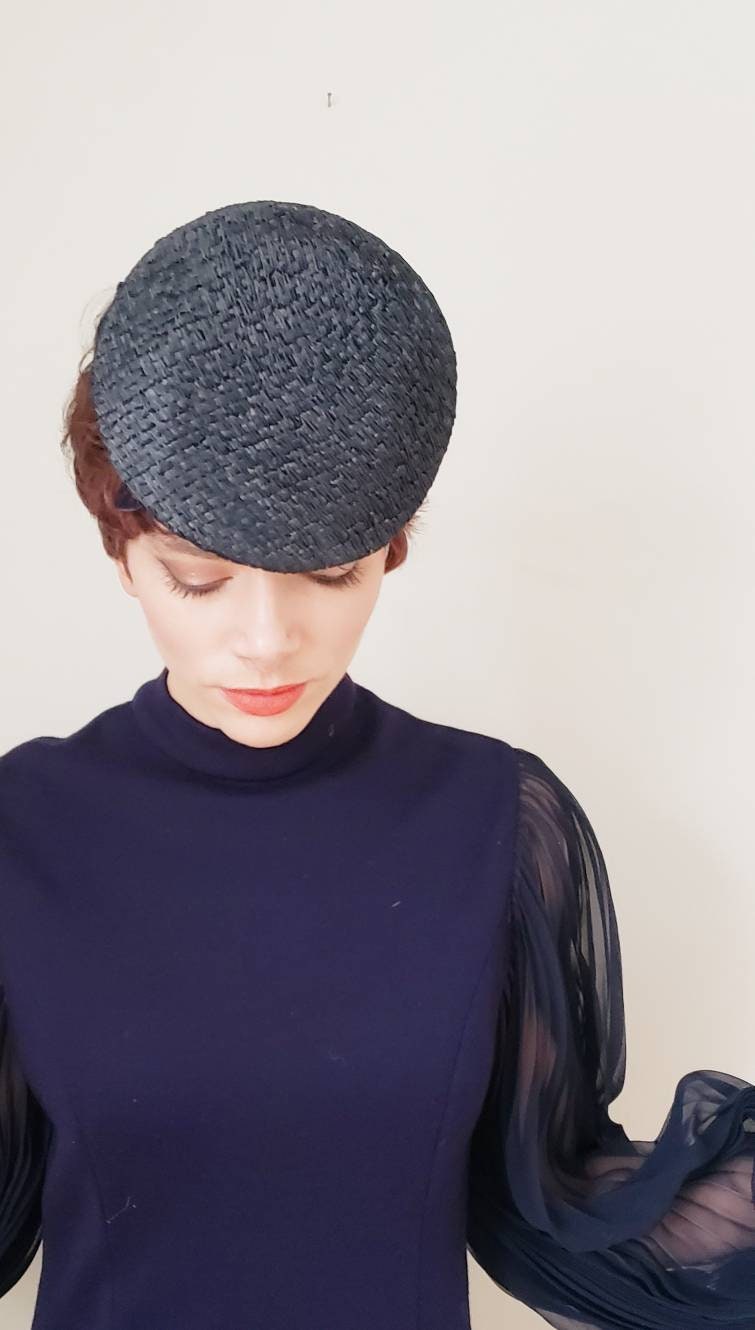 1950s Navy Blue Straw Mini Hat / 50s Mini Platter or Saucer Hat with Velvet Bows Mar-Field marshall Field & Co