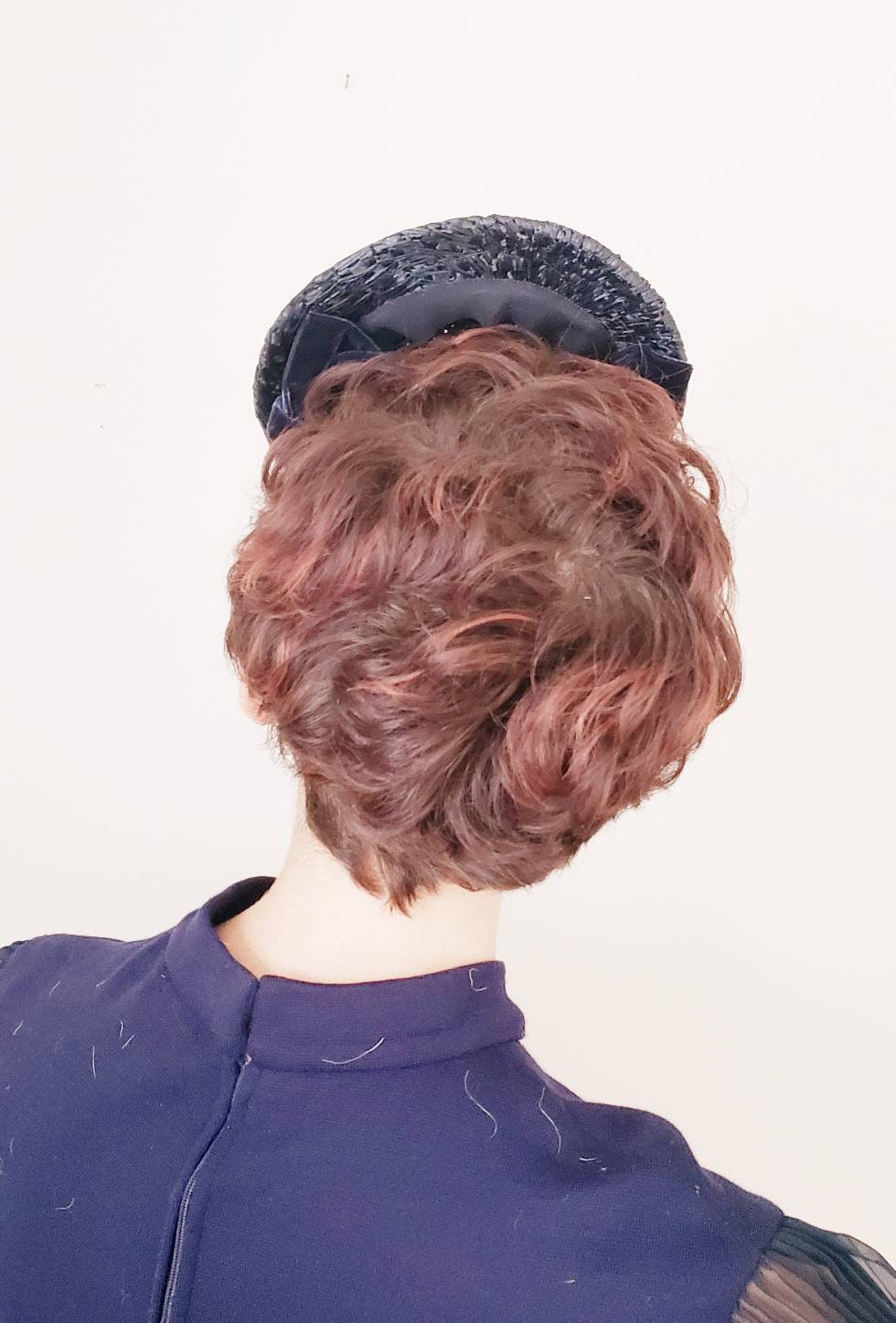 1950s Navy Blue Straw Mini Hat / 50s Mini Platter or Saucer Hat with Velvet Bows Mar-Field marshall Field & Co
