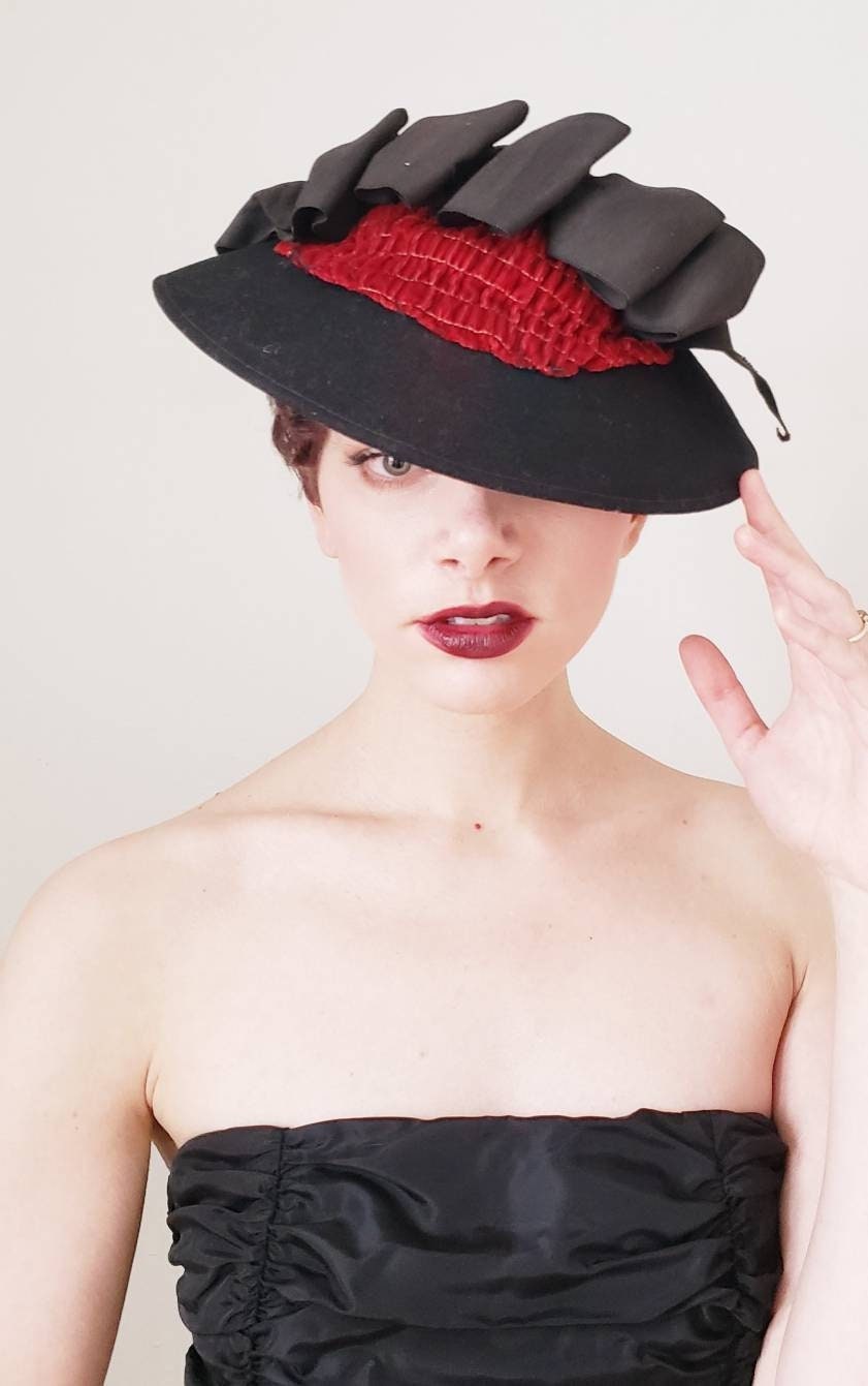 1930s Black Wool Hat with Large Bow Loops & Red Velvet / 30s Modernist Sculptural Hat Dover Pollack