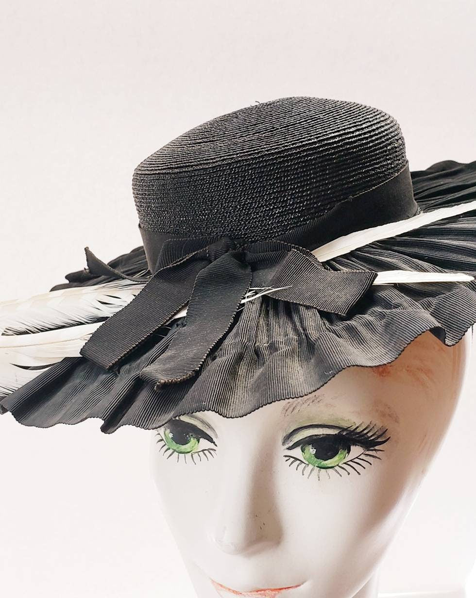 1930s Black Pleated Cocktail Hat Wide Brim with White Feathers / 30s Cocktail Hat Angela Oak Park / Kata