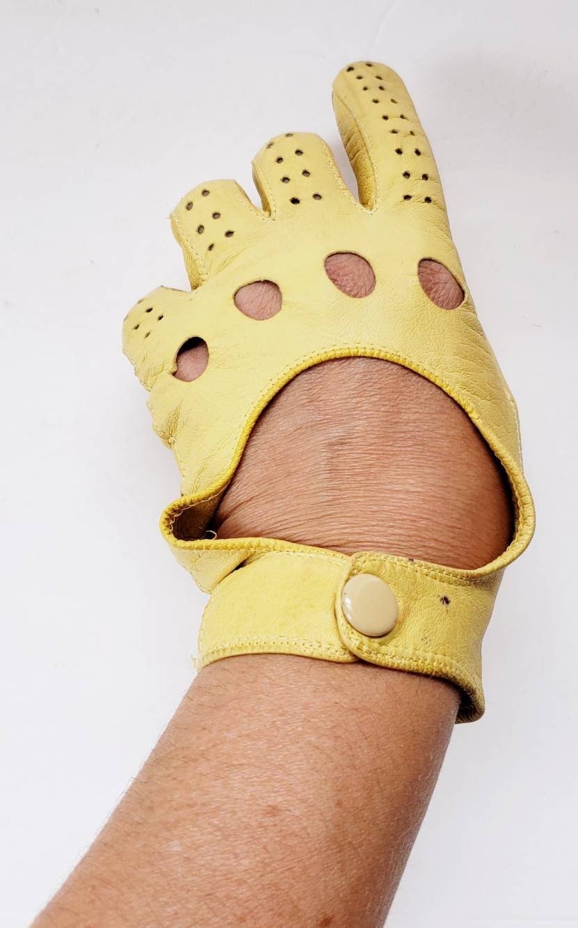 1960s Yellow Leather Kid Gloves Snap Cuff Wrist Closure / 60s Mod European Driving Gloves Perforation US Ladies size 6.5 / Rhoda