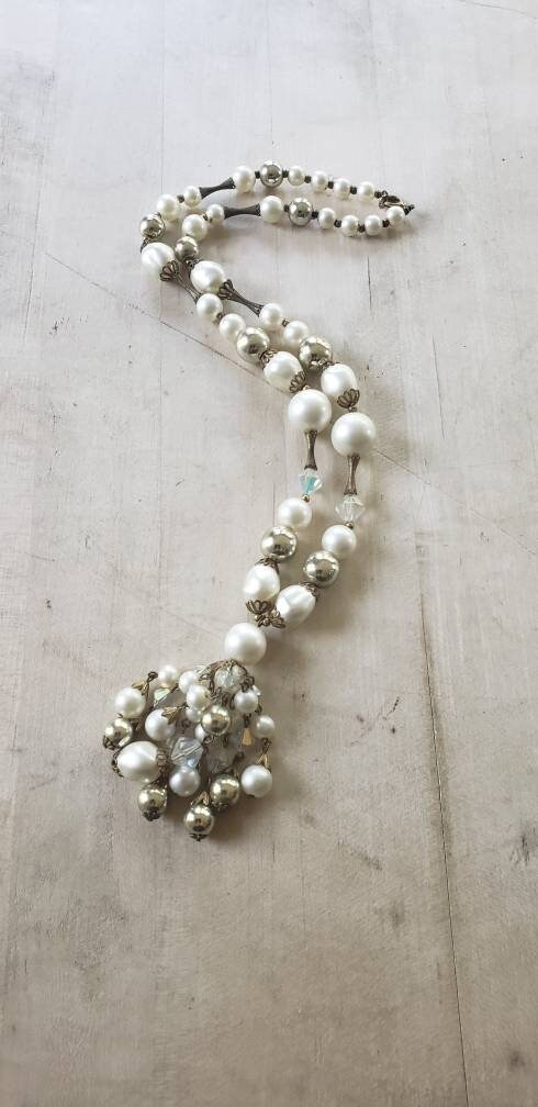 1960s Boho Necklace Cream Opalescent and Platinum Metallic Beads Faux Pearl Single Strand Fringed Bead Pendant / Seana