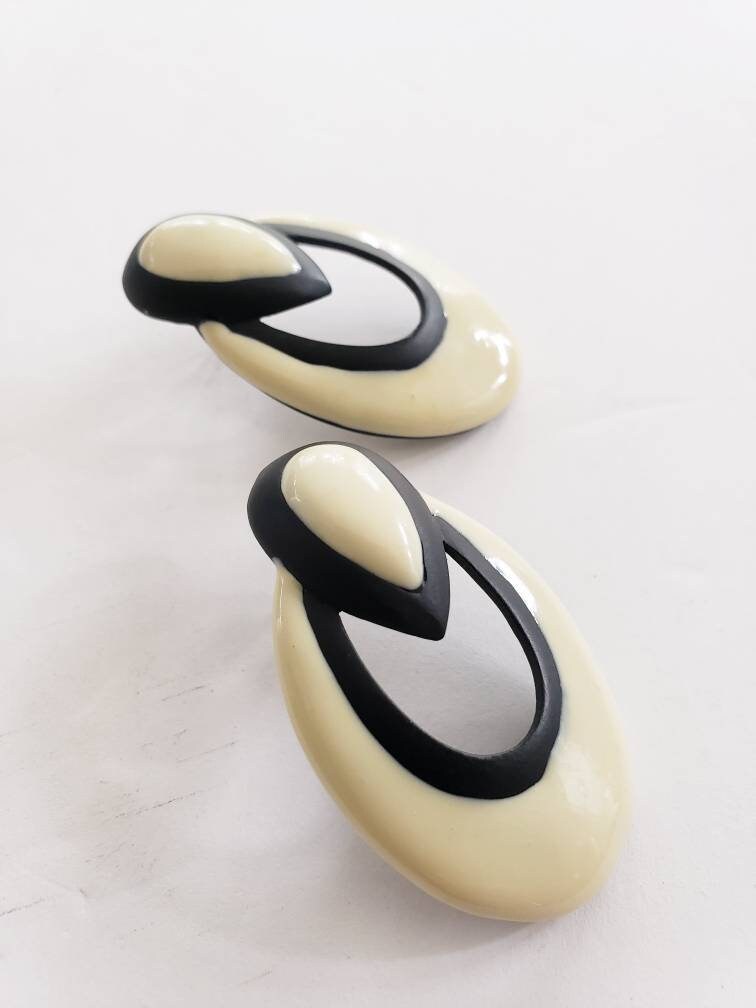 60s Earrings Cream and Black Oval & Teardrop Chunky Enamel Metal / Marcelle