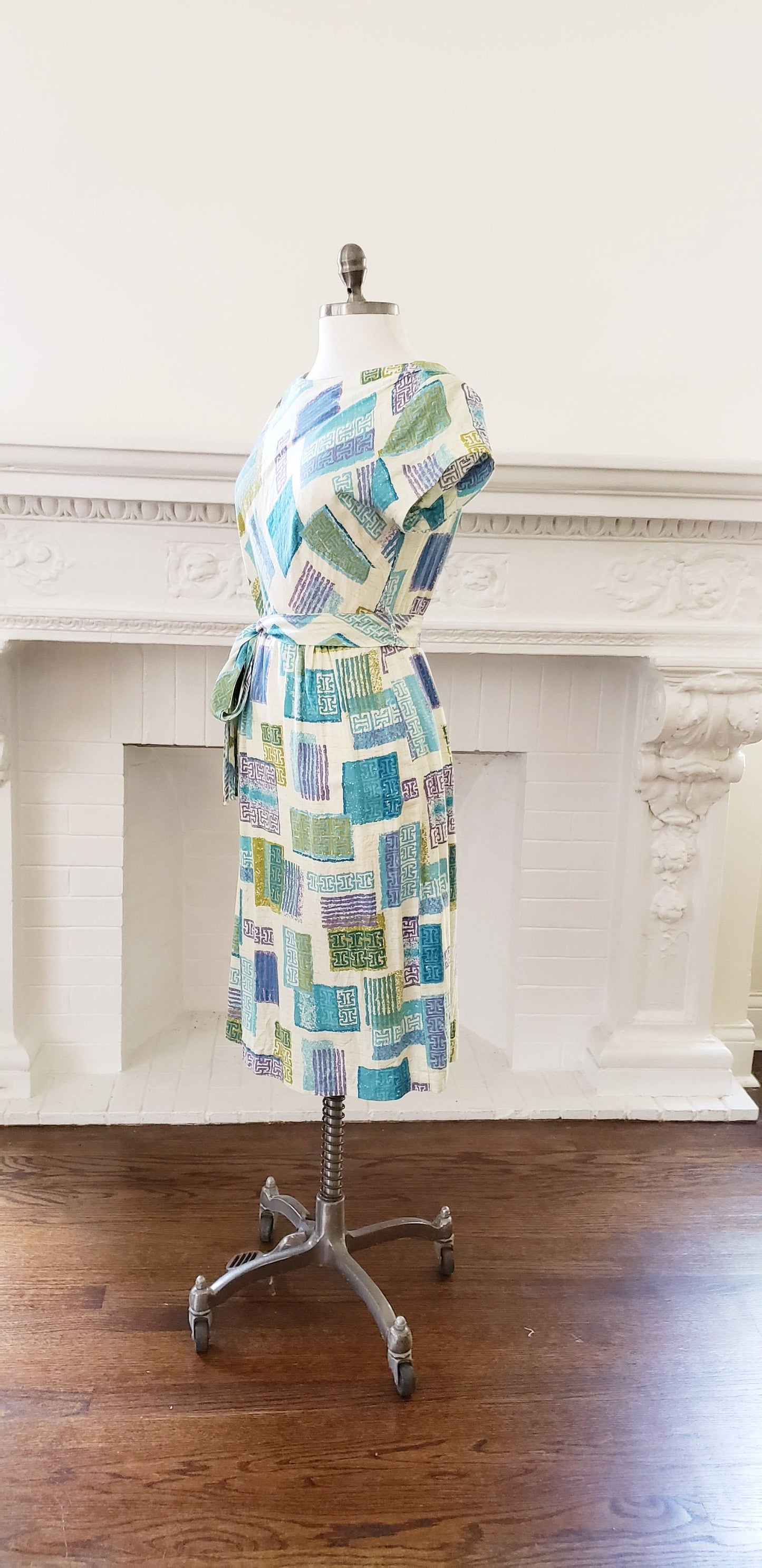 1950s Cotton Print Day Dress Blue Green White Midcentury Modern Print / 50s Geometric Print Belted Summer Dress Capped Sleeves / M Daveney