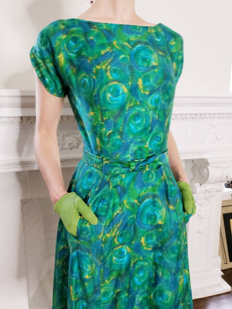 1960s Lime Green Gloves Stretchy Wrist Length Mod Modernist Colorpop Small / Romilly