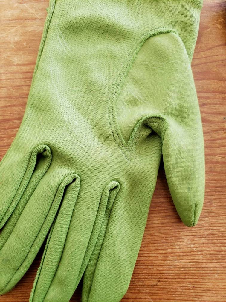 1960s Lime Green Gloves Stretchy Wrist Length Mod Modernist Colorpop Small / Romilly