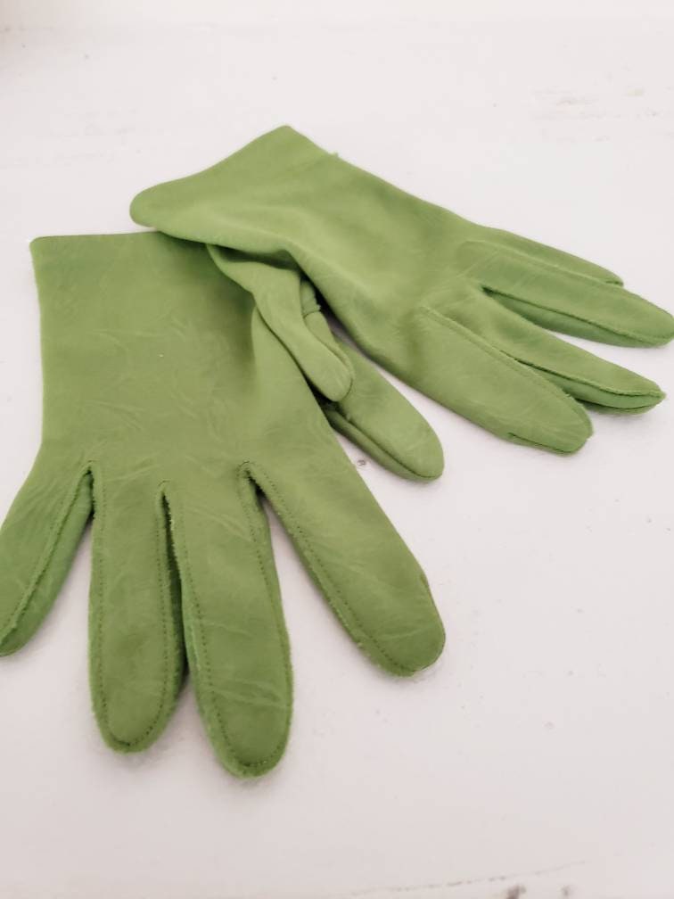 1960s Lime Green Gloves Stretchy Wrist Length Mod Modernist Colorpop Small / Romilly
