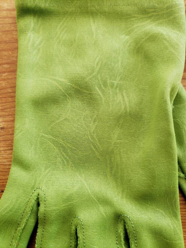1960s Lime Green Gloves Stretchy Wrist Length Mod Modernist Colorpop Small / Romilly