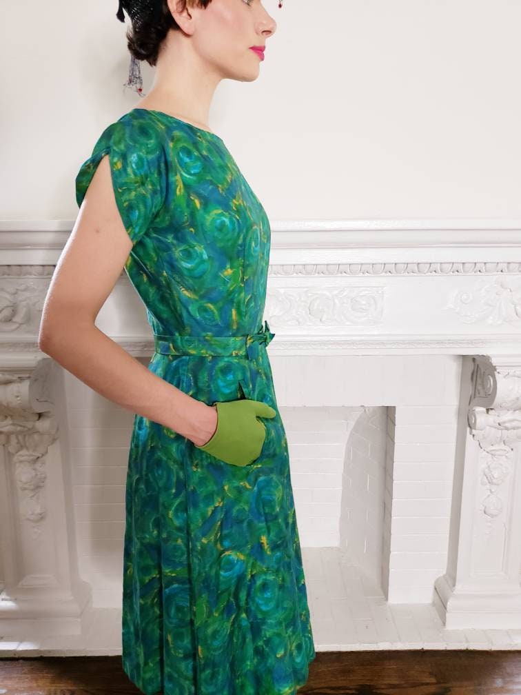 1960s Lime Green Gloves Stretchy Wrist Length Mod Modernist Colorpop Small / Romilly