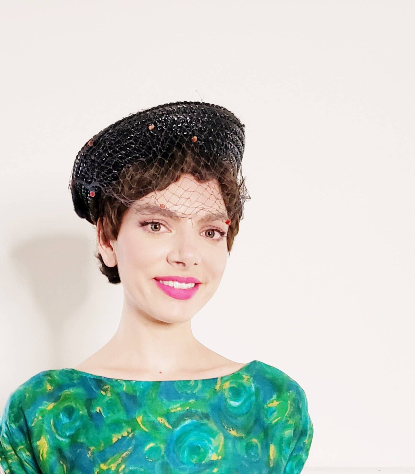 1940s Black Straw Hat Velvet Red Navy Blue Ribbon & Veil / 40s Summer Spring Cocktail Hat with Bows Netting /Marceline